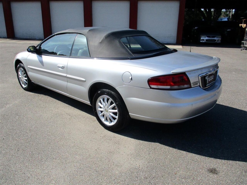 2003 Chrysler Sebring Image 3