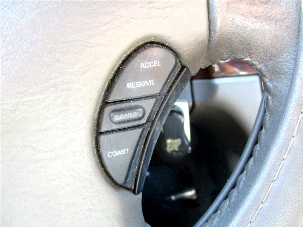 2003 Chrysler Sebring Image 13
