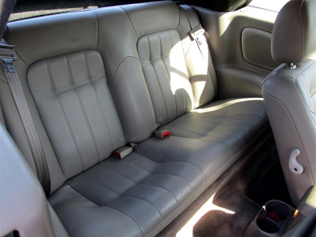 2003 Chrysler Sebring Image 22