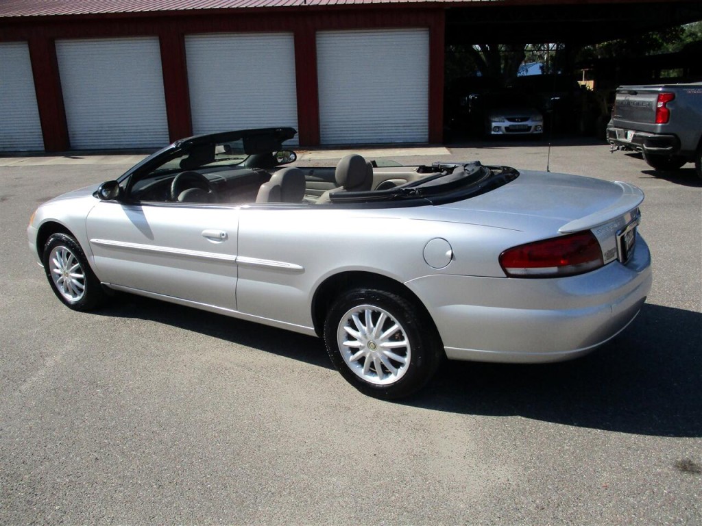 2003 Chrysler Sebring Image 24