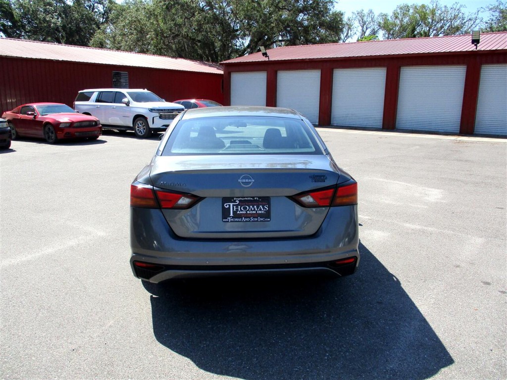 2023 Nissan Altima Image 4