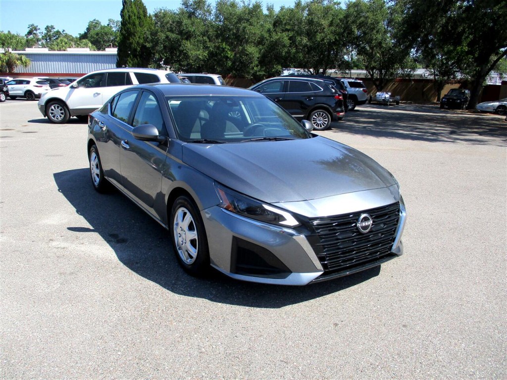 2023 Nissan Altima Image 7