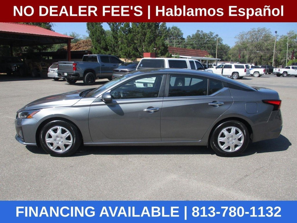 2023 Nissan Altima Image 2