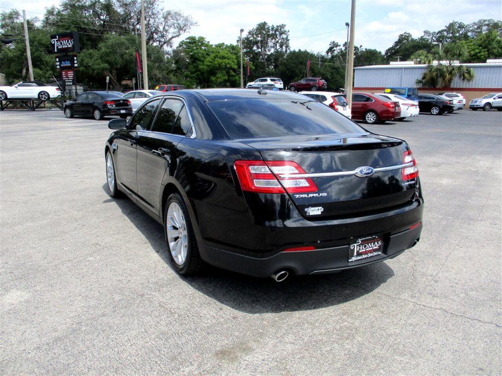 2019 Ford Taurus Image 3