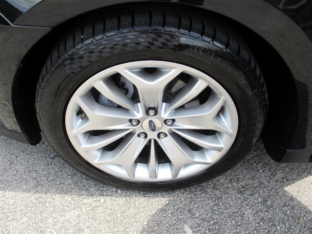 2019 Ford Taurus Image 10