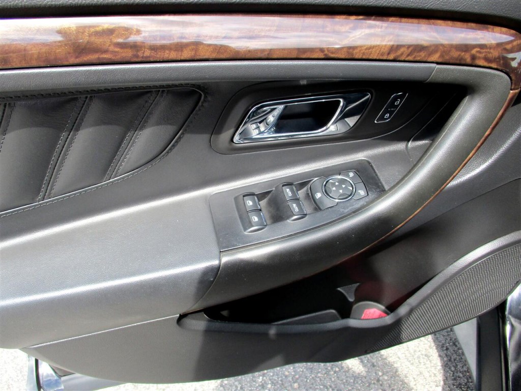 2019 Ford Taurus Image 11