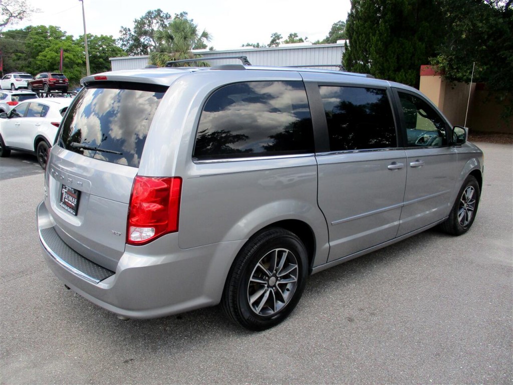 2017 Dodge Grand Caravan Image 5