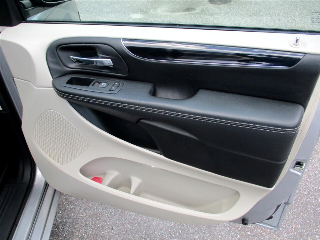 2017 Dodge Grand Caravan Image 25