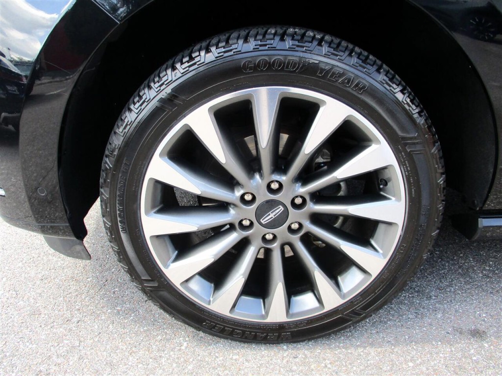 2019 Lincoln Navigator Image 9