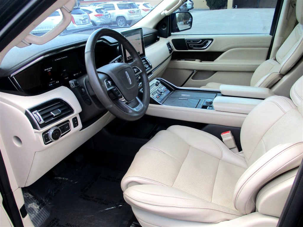 2019 Lincoln Navigator Image 19