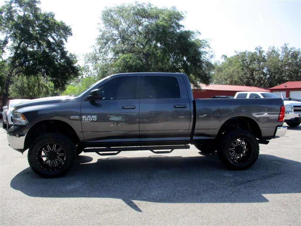 2020 RAM 1500 Image 2