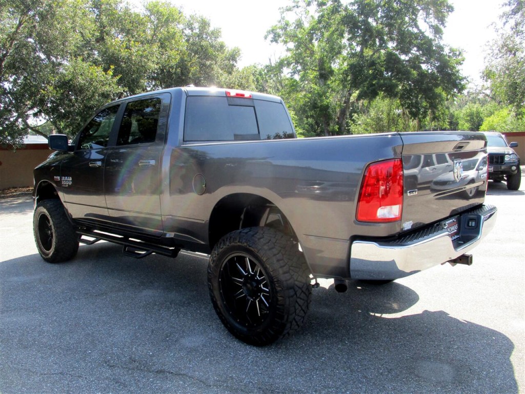 2020 RAM 1500 Image 3