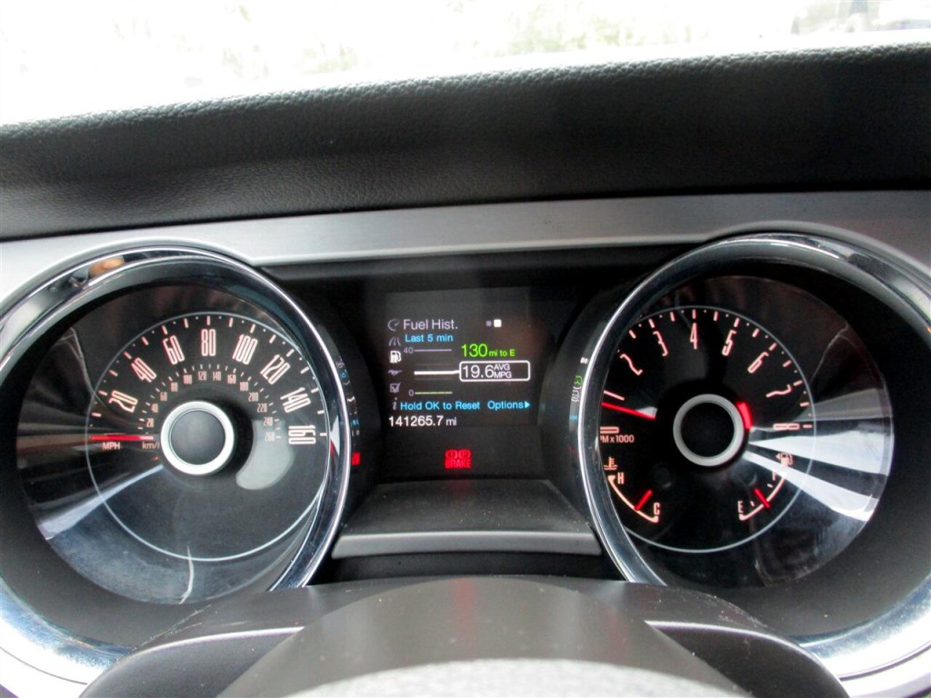 2013 Ford Mustang Image 12