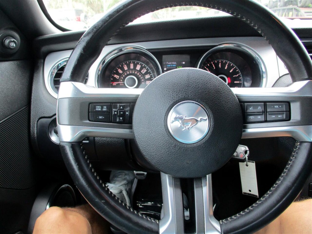 2013 Ford Mustang Image 15