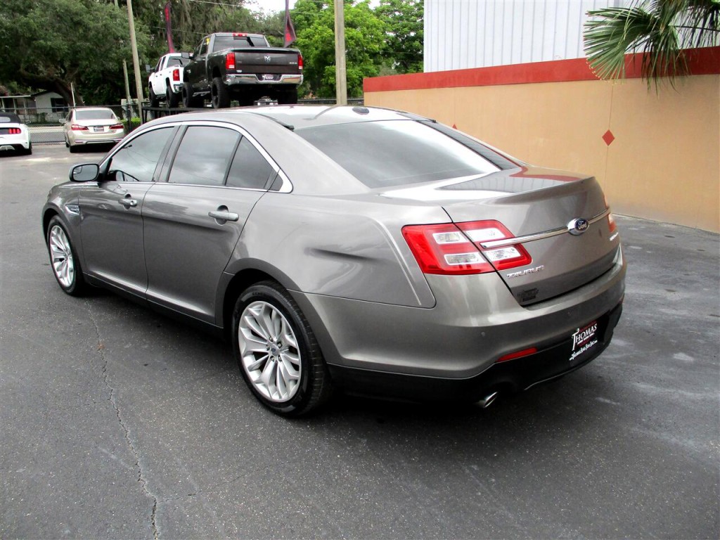 2014 Ford Taurus Image 3
