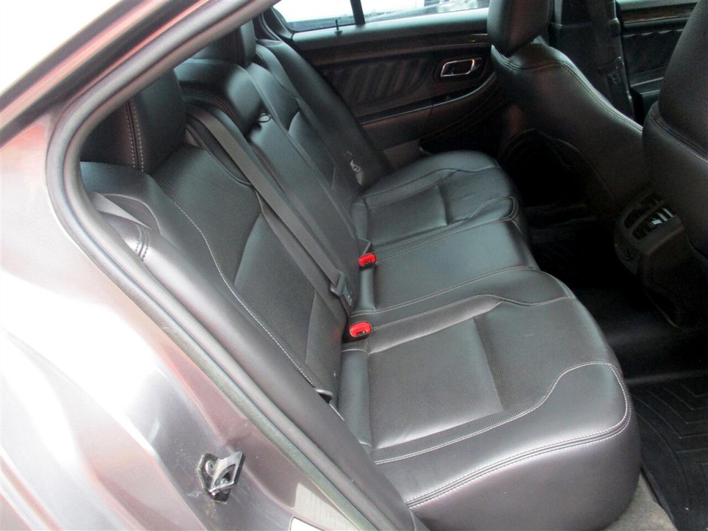 2014 Ford Taurus Image 25