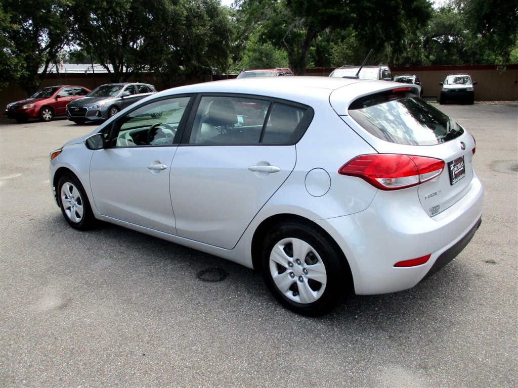 2017 Kia Forte Image 3