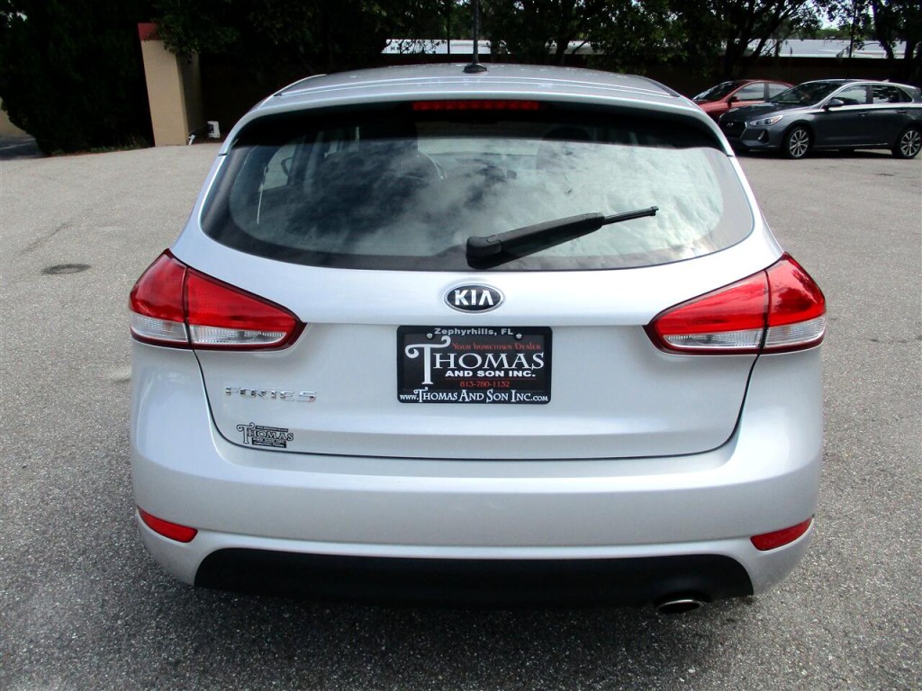 2017 Kia Forte Image 4