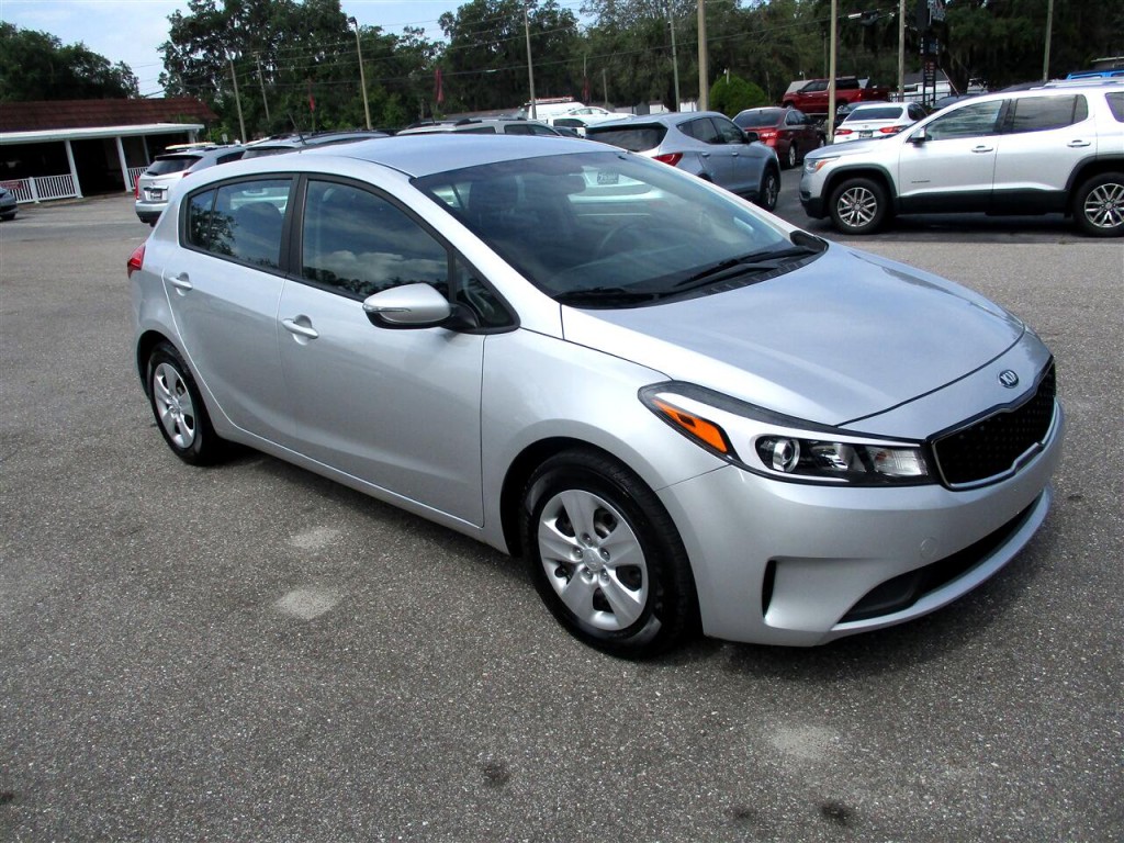 2017 Kia Forte Image 7