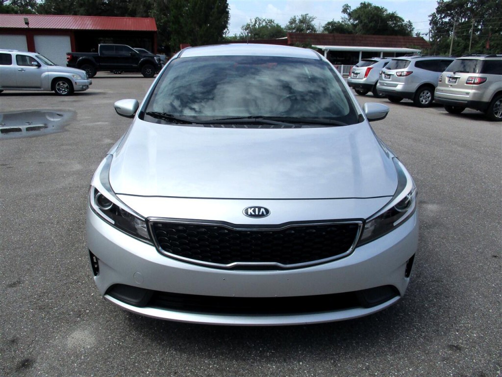 2017 Kia Forte Image 8