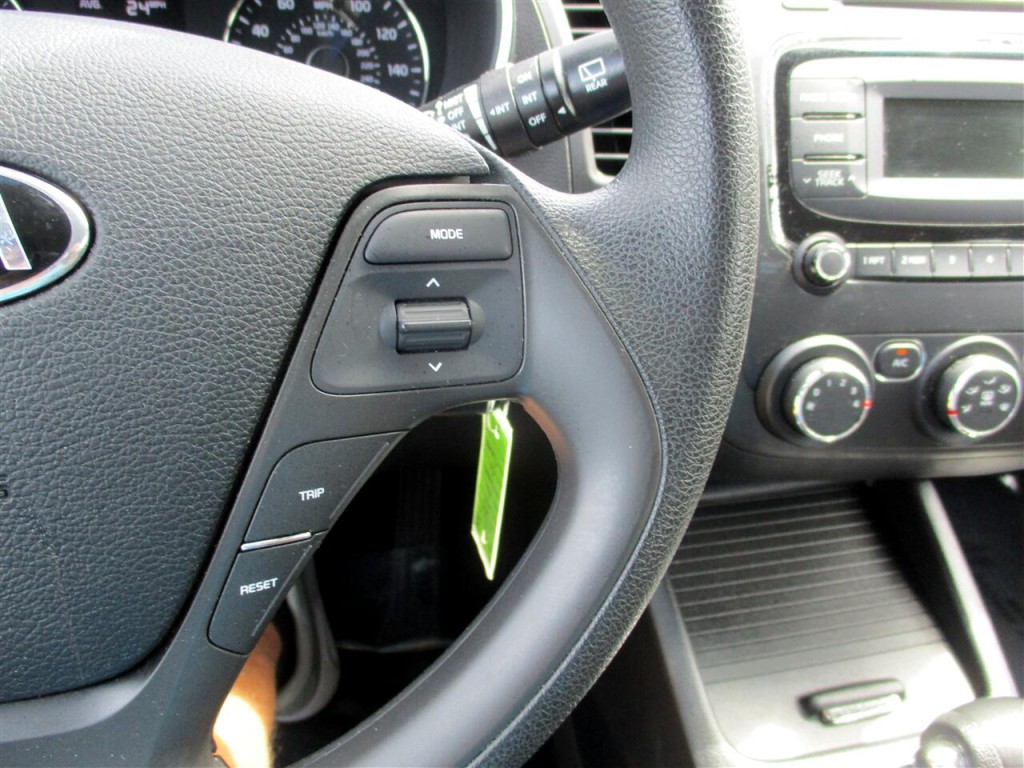2017 Kia Forte Image 12