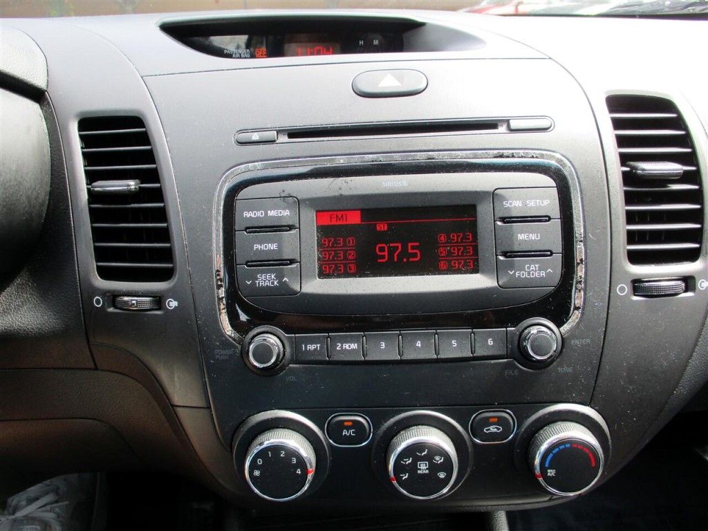 2017 Kia Forte Image 15