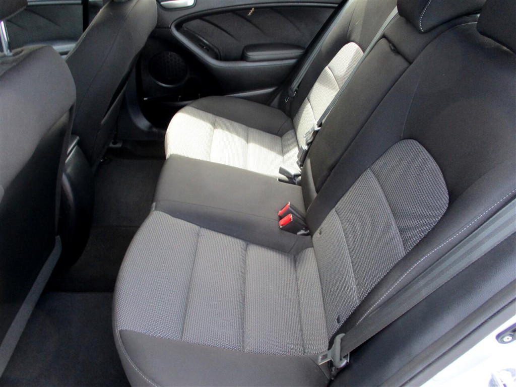 2017 Kia Forte Image 18