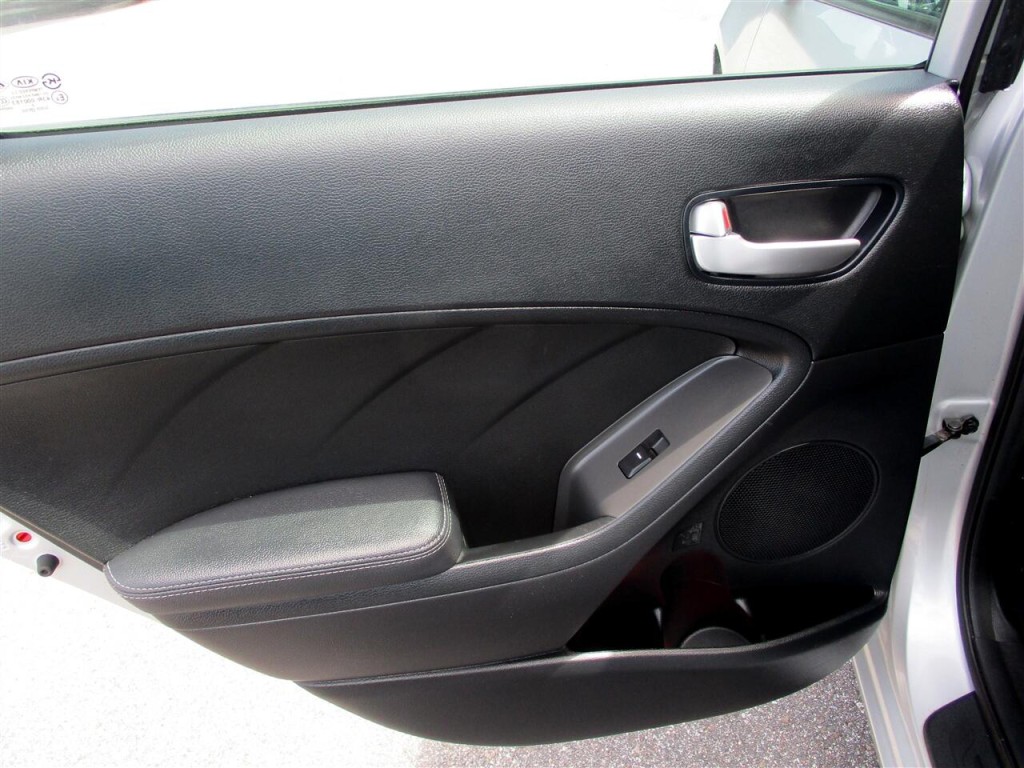 2017 Kia Forte Image 19