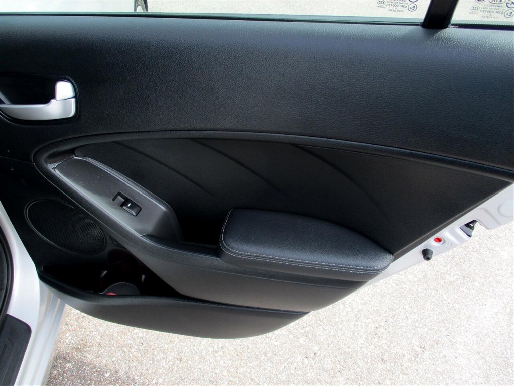 2017 Kia Forte Image 22