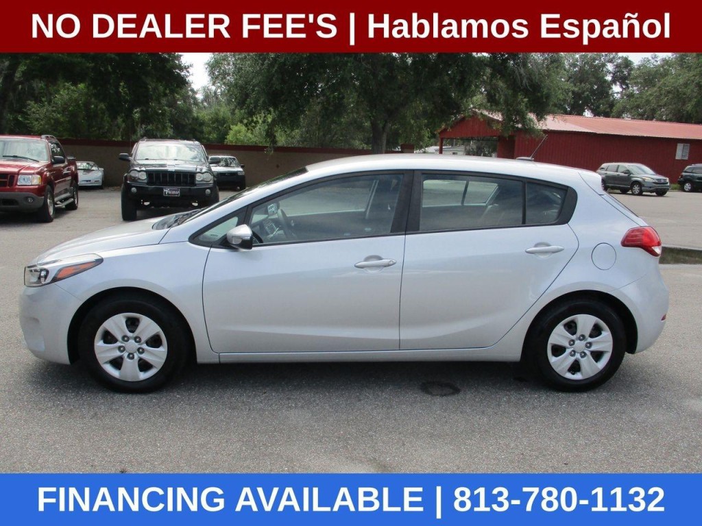 2017 Kia Forte Image 2