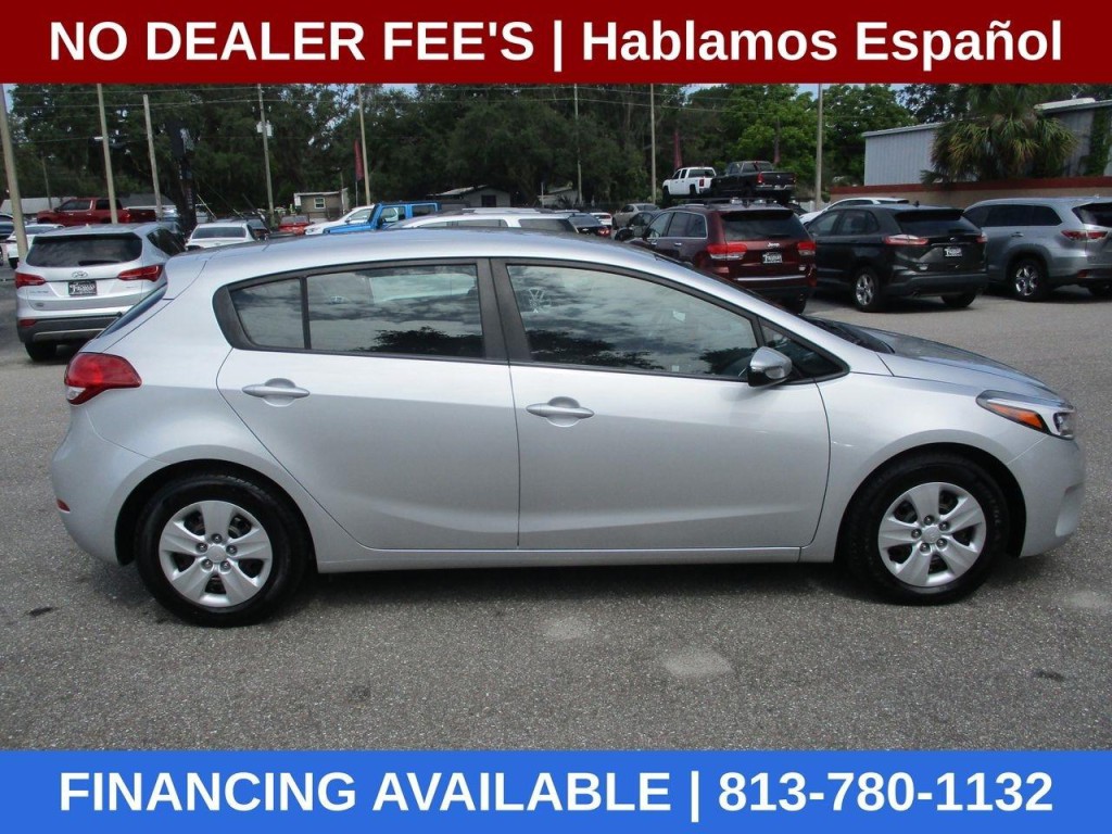 2017 Kia Forte Image 6