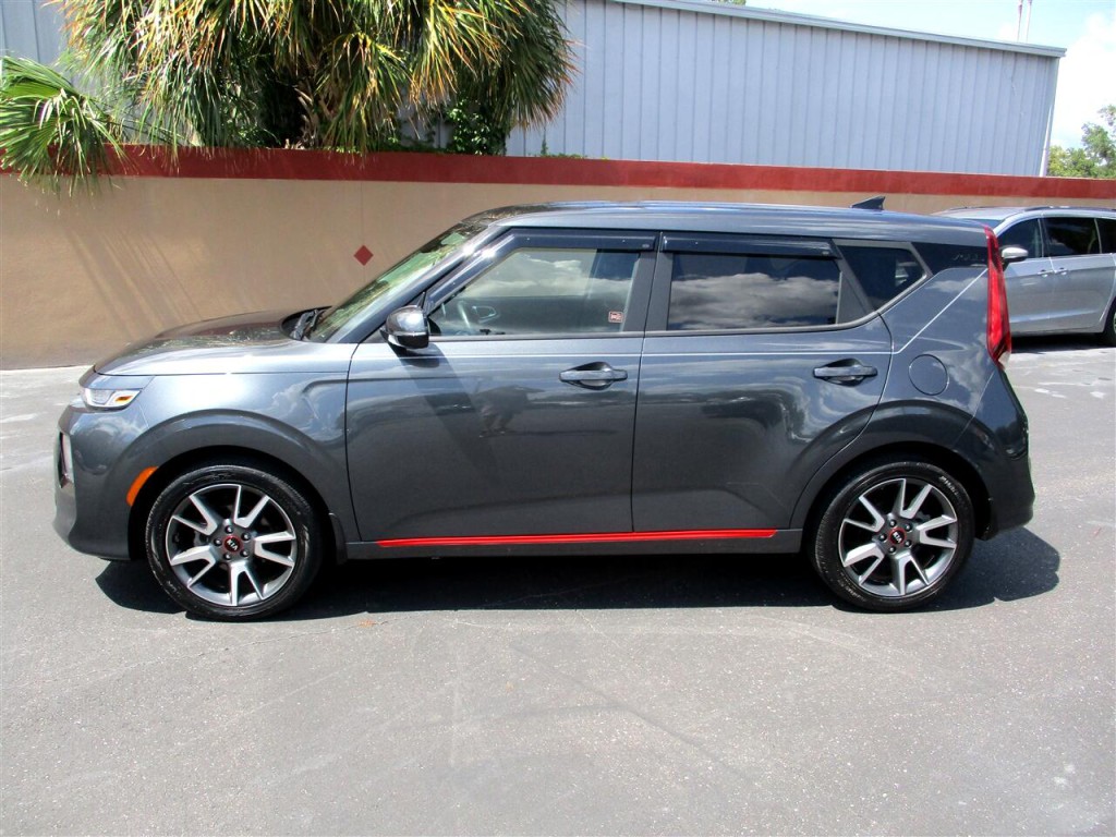 2020 Kia Soul Image 2