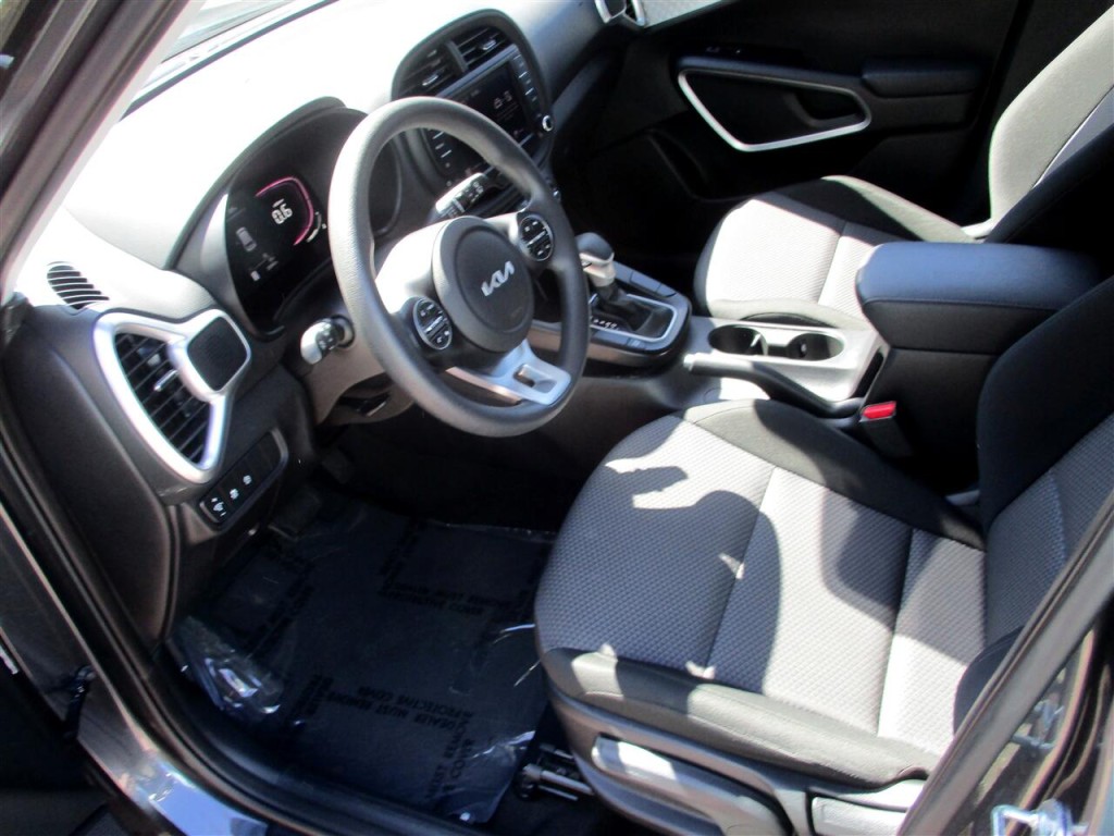 2024 Kia Soul Image 18