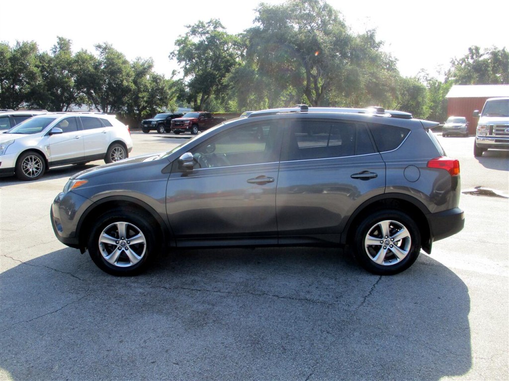 2015 Toyota Rav4 Image 2