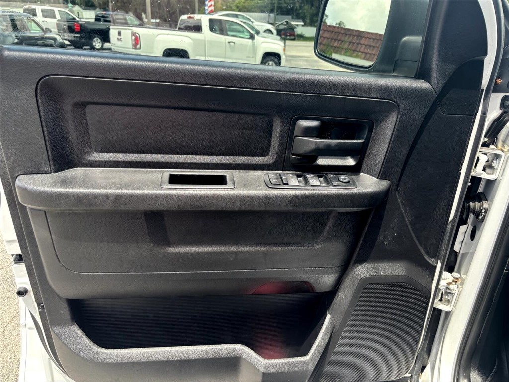 2015 RAM 1500 Image 11