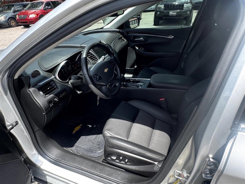2016 Chevrolet Impala Image 18
