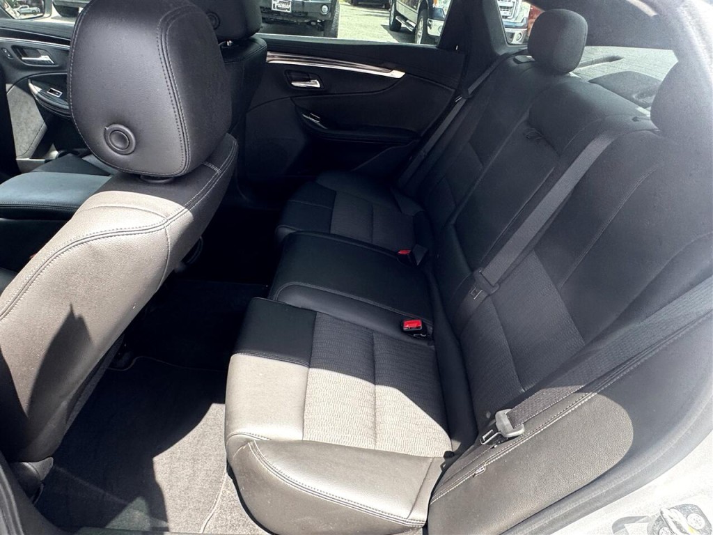 2016 Chevrolet Impala Image 20