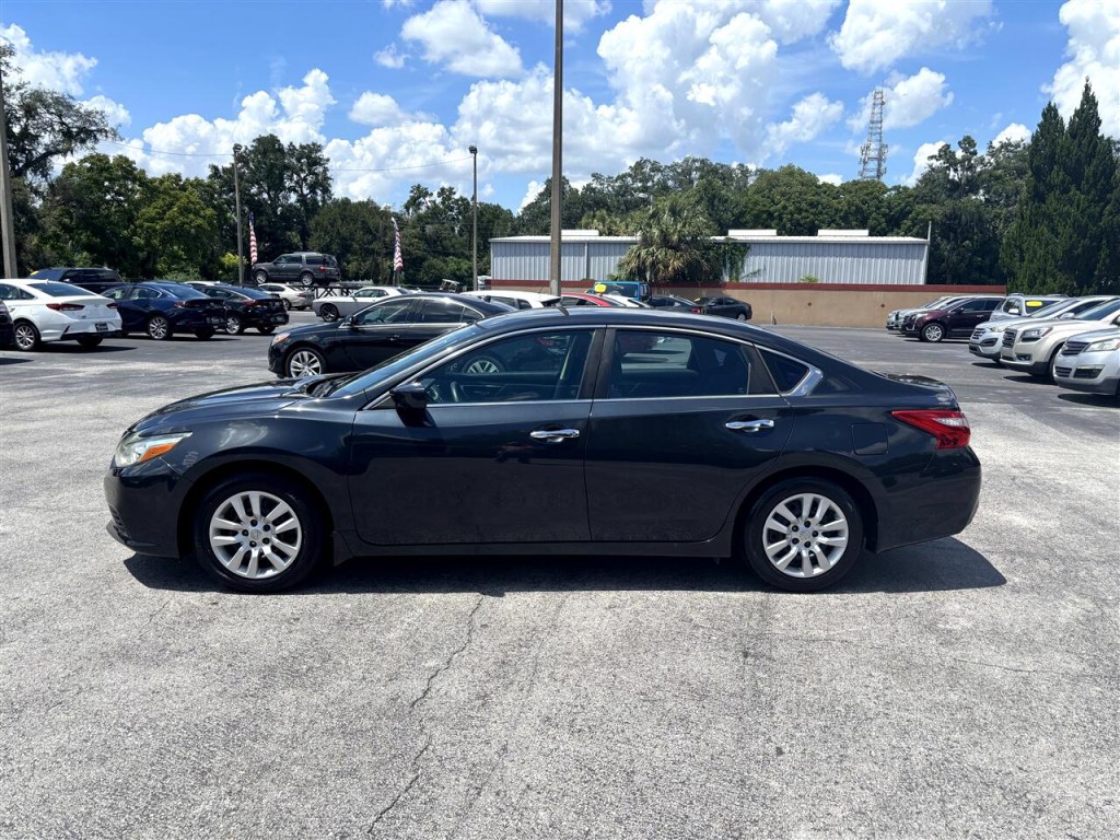 2016 Nissan Altima Image 2