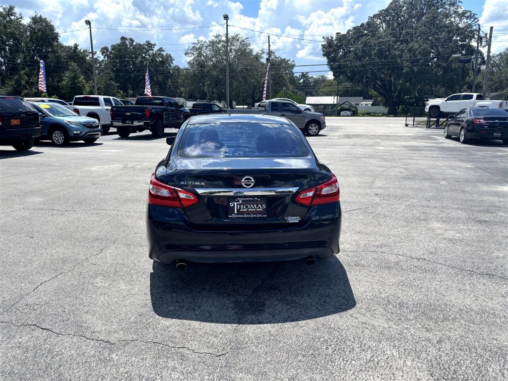 2016 Nissan Altima Image 4