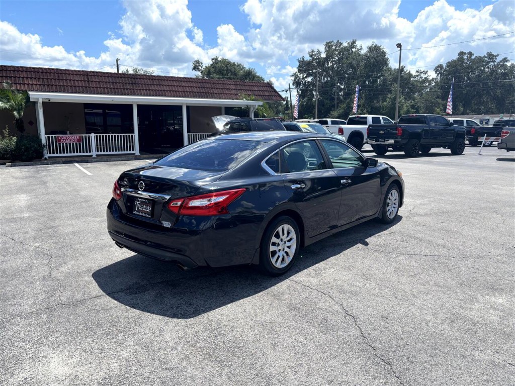 2016 Nissan Altima Image 5