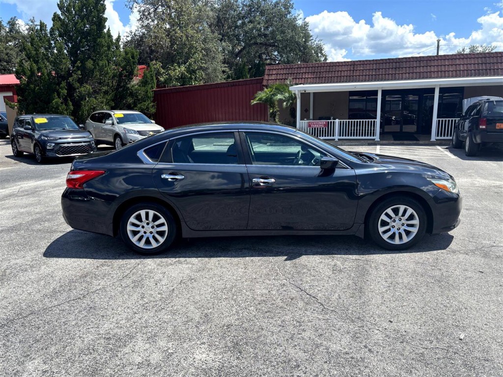 2016 Nissan Altima Image 6