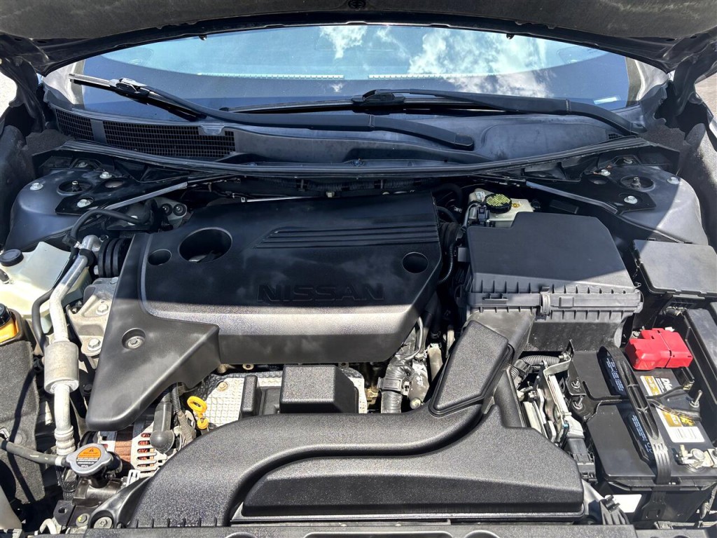 2016 Nissan Altima Image 9