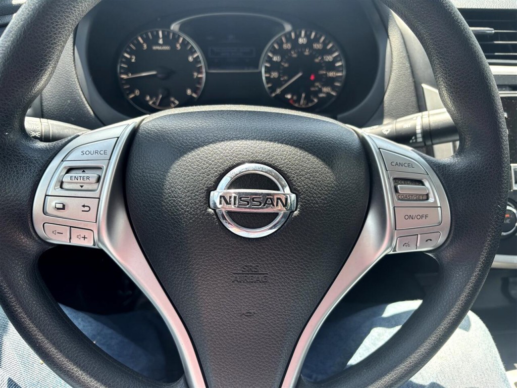 2016 Nissan Altima Image 14