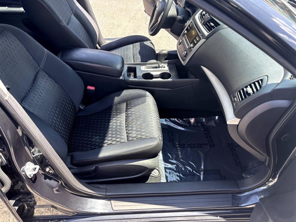 2016 Nissan Altima Image 20