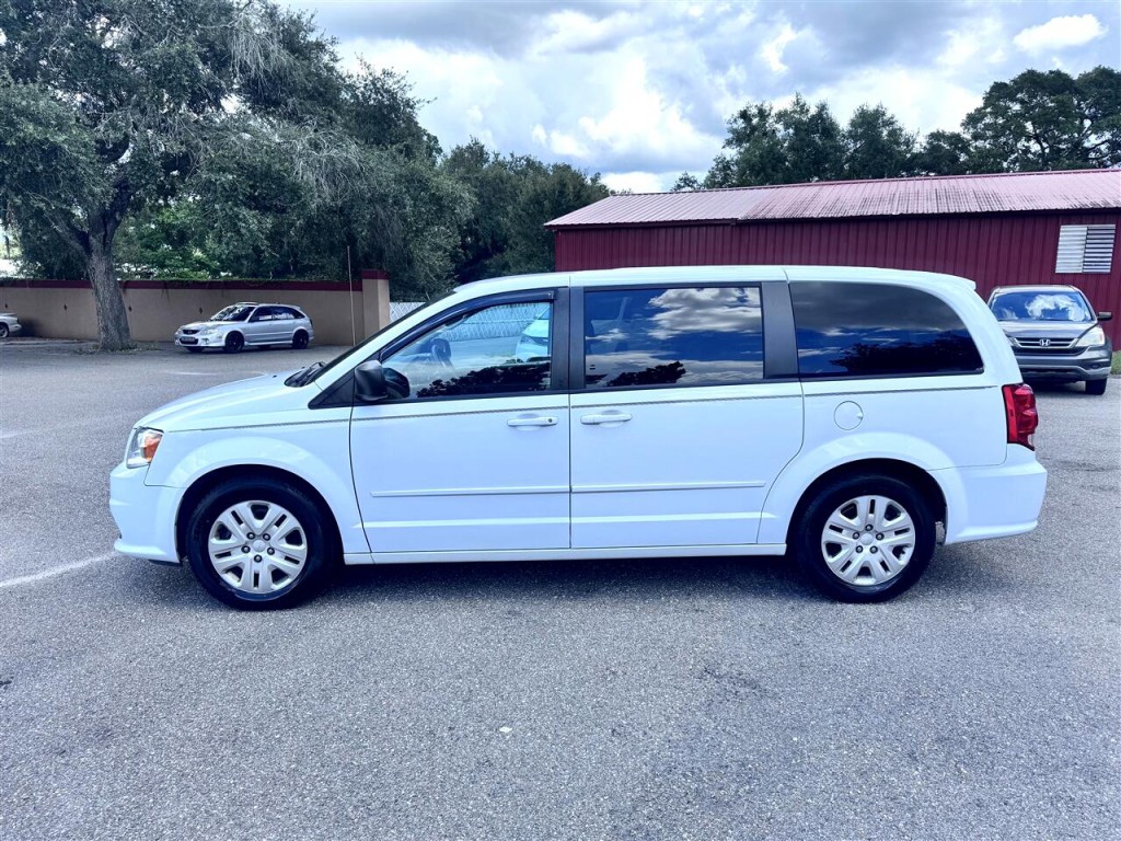 2016 Dodge Grand Caravan Image 2