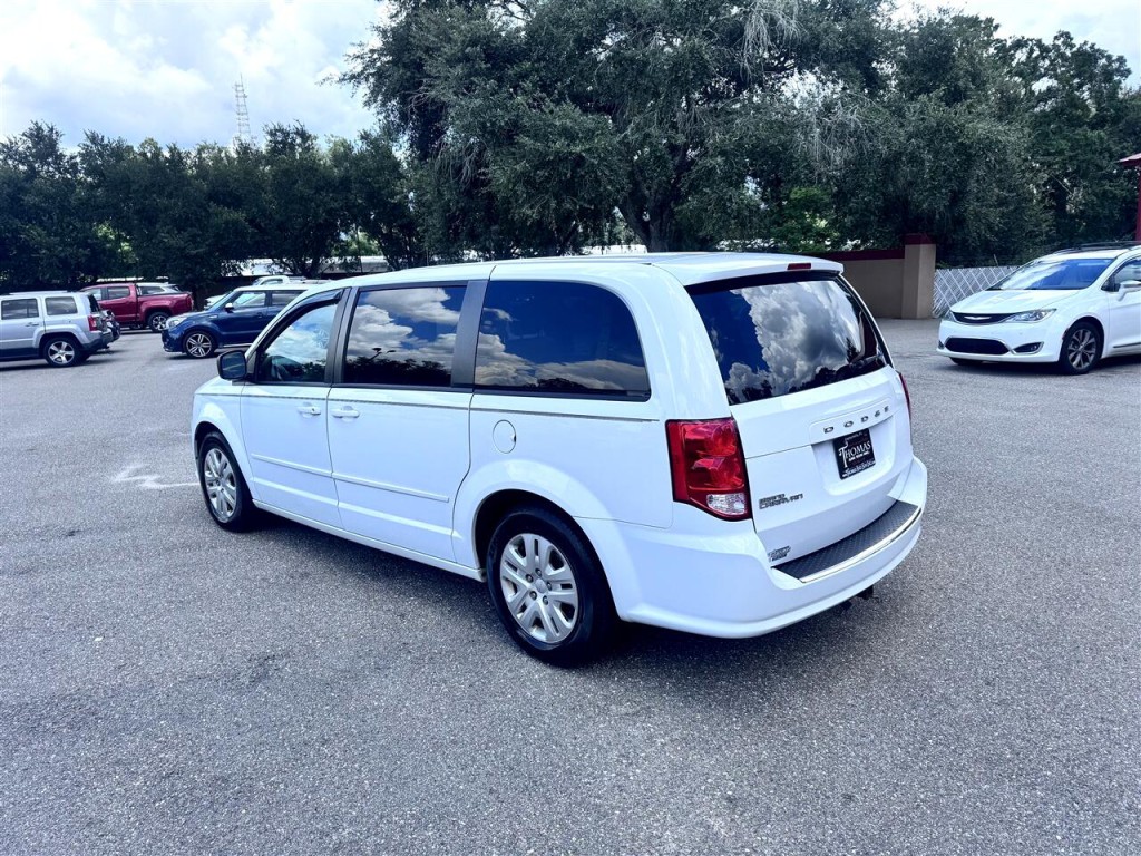 2016 Dodge Grand Caravan Image 3