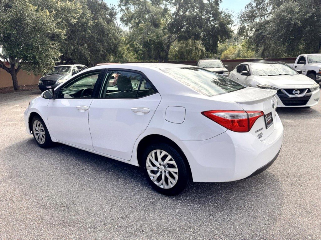 2017 Toyota Corolla Image 3