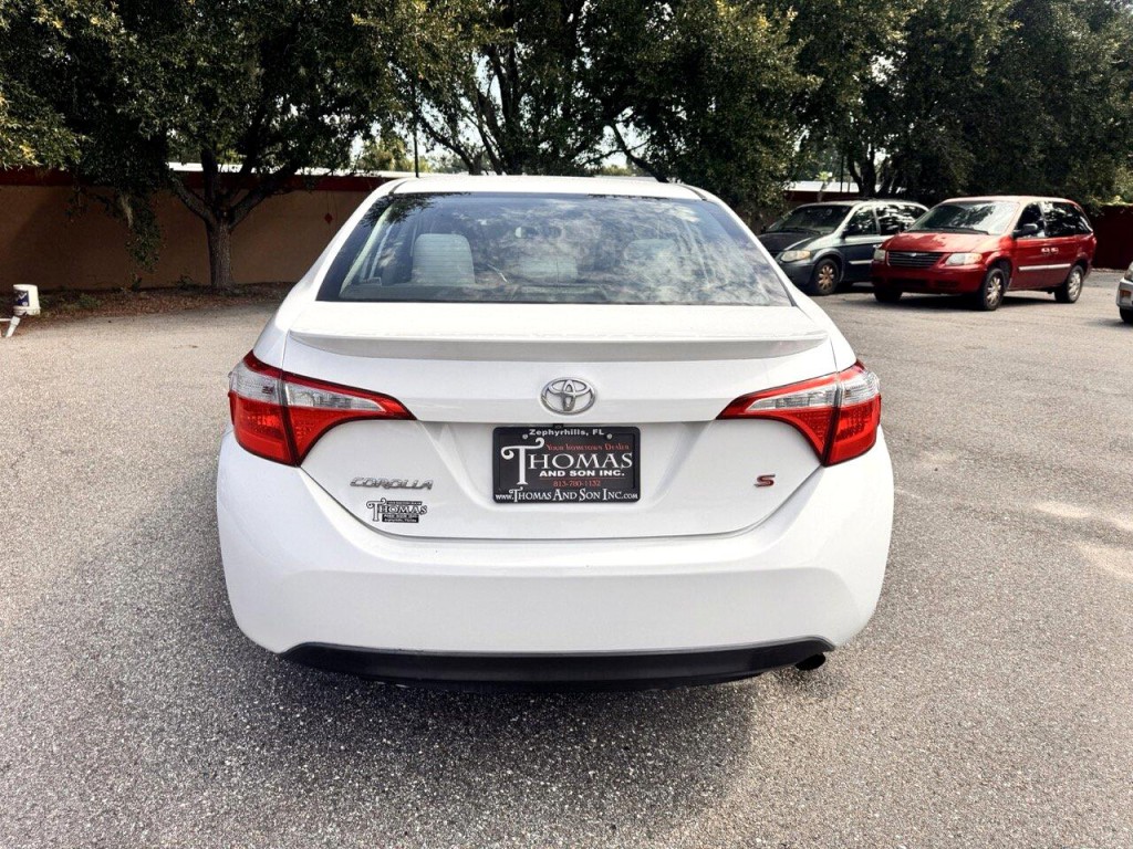 2017 Toyota Corolla Image 4