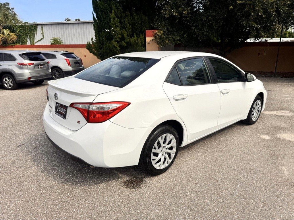 2017 Toyota Corolla Image 5