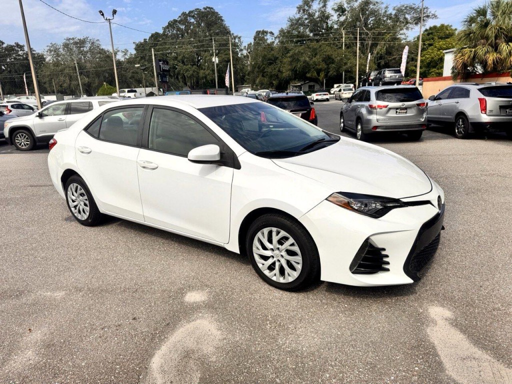 2017 Toyota Corolla Image 7